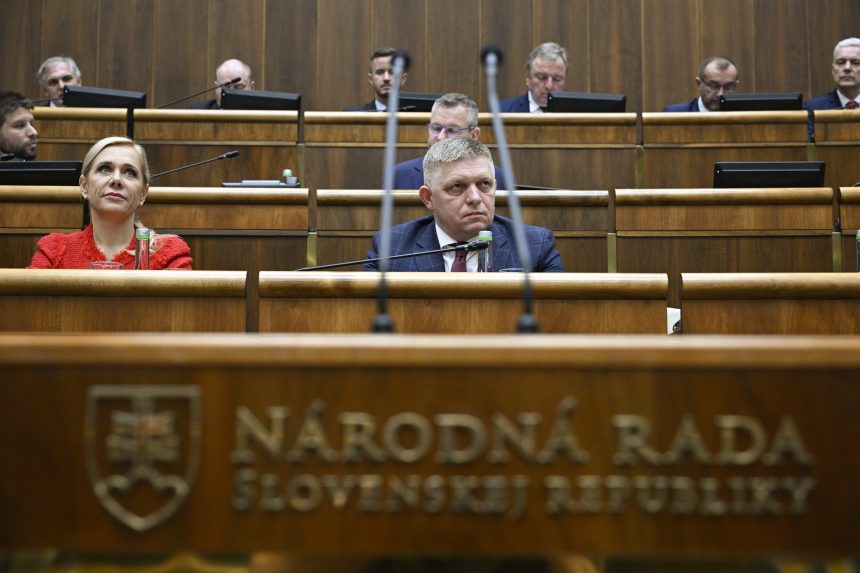 Bizalmat szavazott a parlament Robert Fico kormányának