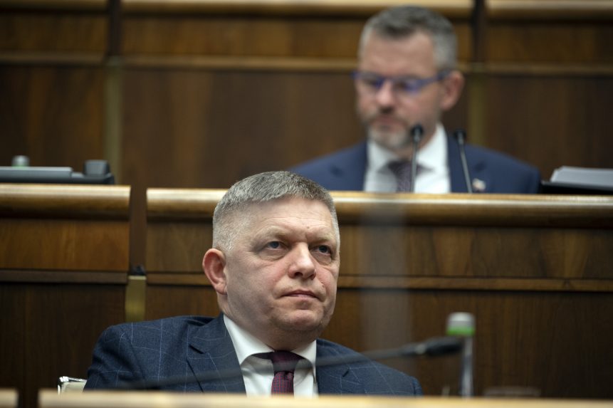 Fico bizalmat kért kormányának a parlamenti képviselőktől