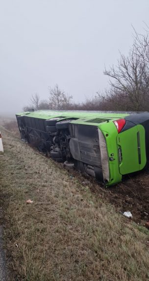 Hatan kerültek kórházba a Dargó közelében történt buszbalesetet követően