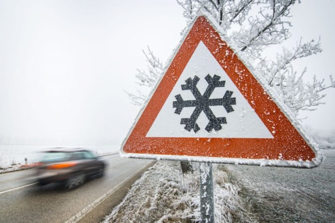 Jegesedés, havazás és hófúvás kialakulása miatt adott ki figyelmeztetést a Szlovák Hidrometeorológiai Intézet