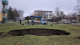 Rendkívüli helyzetet hirdetett Galánta, mert beszakadt a föld egy lakótelepen