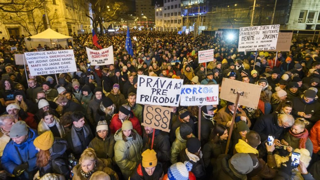 Ismét ezrek tiltakoztak az ország több városában a kormány ellen