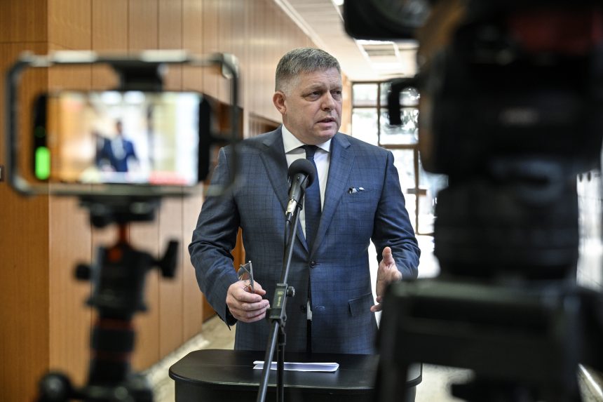 Robert Fico szerint Párizsban tisztán harci hangulat volt, egy szó sem esett a békéről