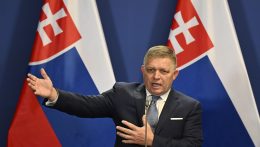 Hogyan próbálta saját céljainak elérésére felhasználni a Kreml propagandagépezete a Robert Fico elleni merényletet?