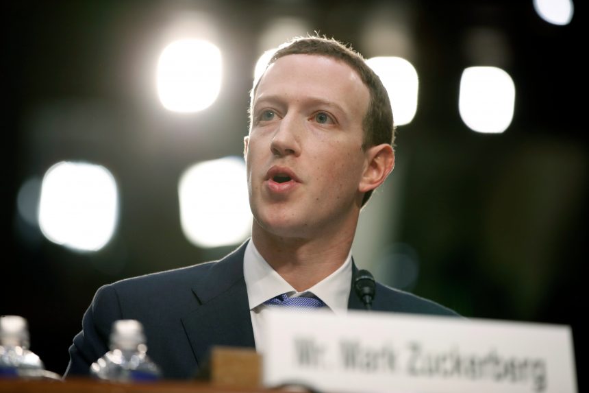 Zuckerberg szerint a Fehér Ház cenzúrázni akarta a Facebook tartalmát