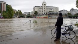 Ausztriában még két ember meghalt az árvíz miatt, keddig rengeteg eső eshet