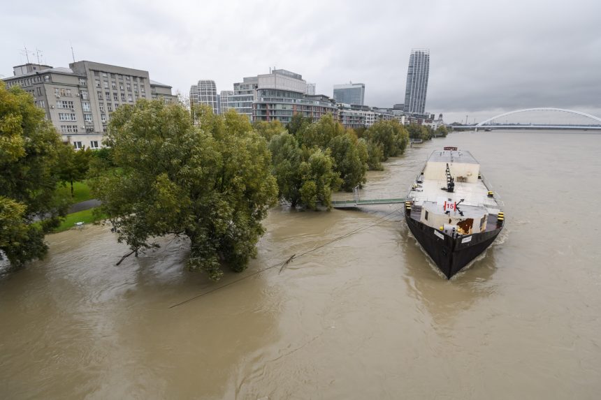 Pozsonyban meghaladta a 9 métert a Duna szintje