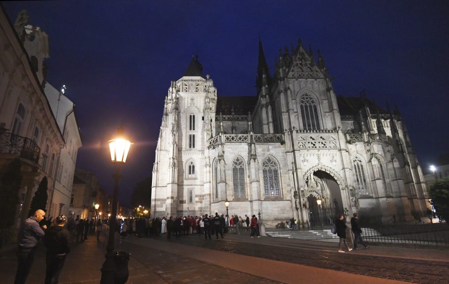 Nem találtak robbanószert a kassai Szent Erzsébet-dómban