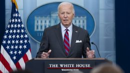 Joe Biden elengedné Ukrajna csaknem ötmilliárd dolláros adósságát