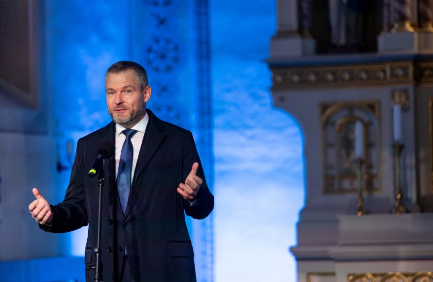 Peter Pellegrini maradásra kéri a felmondásukat fontolgató orvosokat