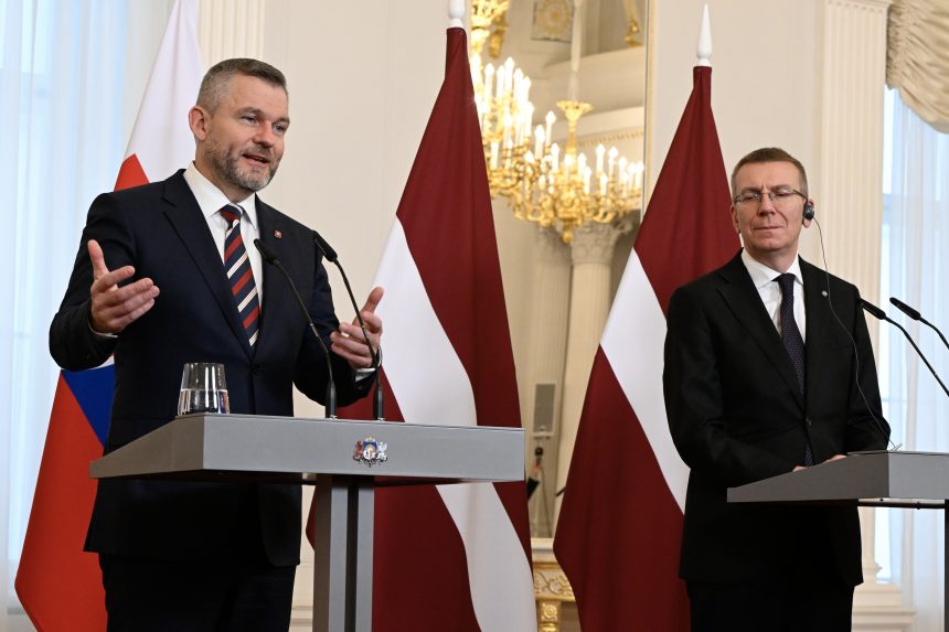 Peter Pellegrini államfő Ukrajnáról is tárgyalt a lett köztársasági elnökkel