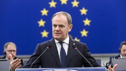 Tusk szerint az EU-nak többet kell költenie a védelemre