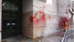 A BBC elnézést kért a Hamász-vezető fiának narrálása miatt