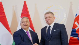 Fico Orbán Viktor magyar miniszterelnökkel találkozik Pozsonyban