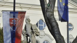 A nemzeti gyász idején tilos a szerencsejáték, a zászlókat félárbócra eresztik