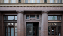 Az SNS felszólította a rendőrséget, hogy tartsa fenn a rendet a kulturális minisztériumnál