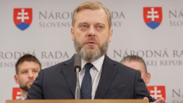 Az SaS szerint Robert Fico nem törődik a nemzeti érdekekkel és a magyar kormányfővel aláássa az uniós egységet