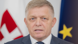Robert Fico: „Kész vagyok aláírni egy megállapodást a vasárnapi vitaműsorok megszüntetéséről“