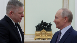 Robert Fico Moszkvában Putyin mellett a kínai és brazil elnökkel is tárgyal