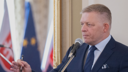 A miniszterelnök szerint politikailag motiváltak a jegybankelnök és a fokossal fenyegető férfi ügyében hozott döntések