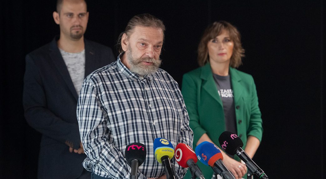 Tiltakozó akciókat szervez a fuvarozók uniója