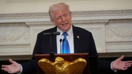 Elkezdődött Donald Trump „öndeportálási kampánya”