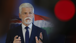 Csehország kész öt százalékra növelni védelmi kiadásait
