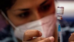 Vizsgálni kezdik az mRNS-vakcinákat a Szlovák Tudományos Akadémián