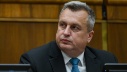 Nem ért egyet a védelmi kiadások növelésével az SNS