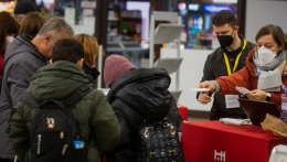 Meghosszabbítja az ukrán menekültek védelmét az Európai Unió
