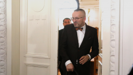 Felmentették a SIS volt igazgatóját a korrupciós vádak alól