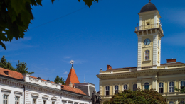 Egy provokátor jelentette fel Komárom városát a magyar nyelvű közvetítés miatt