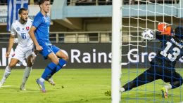 Labdarúgás: Görögország‑Szlovákia 4:1