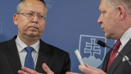 Újabb megszorításokat tervez a kormány, ismét a polgárokon csattanhat az ostor