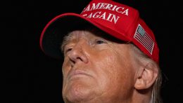 Trump aláírta a „nagy és gyönyörű” adócsomagot