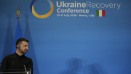 A védelmi beruházások növelésére szólította fel partnereit a Rómában tartózkodó ukrán elnök