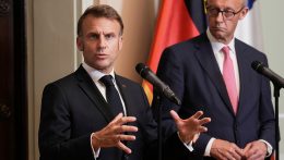Franciaországra bírálatok egész sora zúdult, amiért elismerik a független palesztin államot