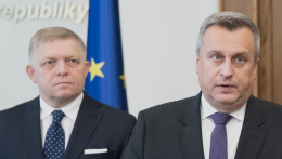 Az SNS felszólítja Robert Ficót, hogy kérje Maroš Šefčovič lemondását az európai bizottsági posztról