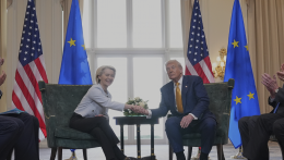 Tovább tárgyal az EU és az USA a vámokról, végleges megállapodás augusztusig várható