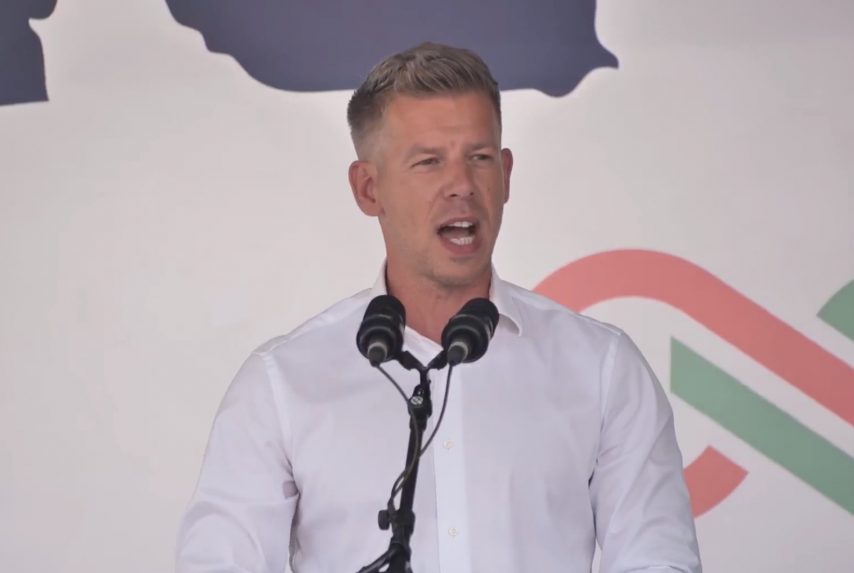 A magyar kormány külpolitikája ellen is felszólalt Magyar Péter Székesfehérvárott