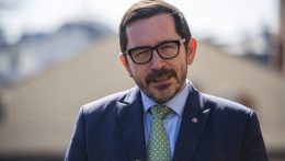 A szlovák kormány visszahívta hágai képviselőjét a Bős–Nagymaros ügyben