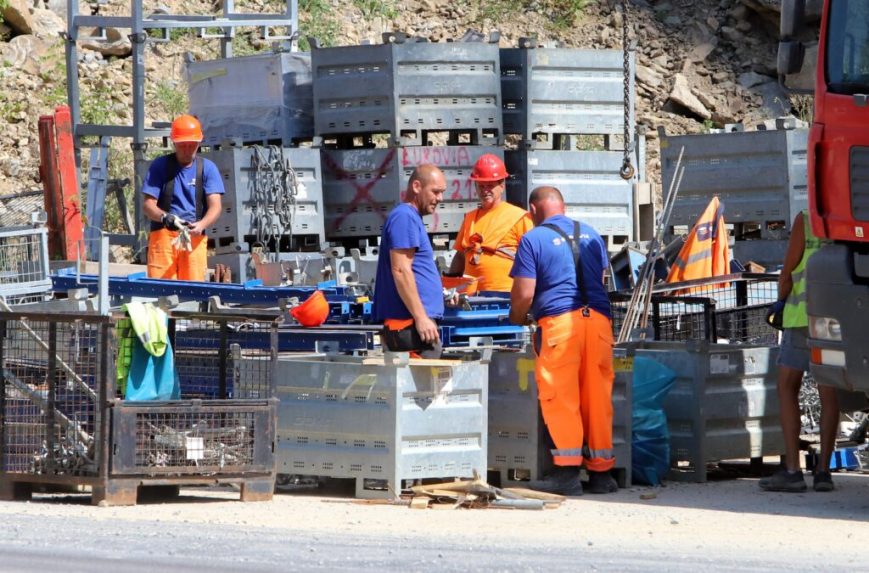 Történelmi megállapodás született a szakszervezetek és a munkáltatók között