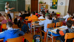Az oktatási minisztérium szerint kulcsfontosságú az Ukrajnából érkező menekült gyerekek támogatása
