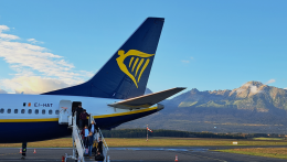 Hamis fenyegetés miatt vadászgépek kísérték a Ryanair járatát