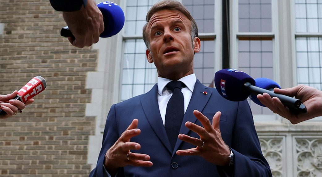 Emmanuel Macron: Ha a diplomácia kudarcot vall, szigorítani kell az Oroszország elleni szankciókat