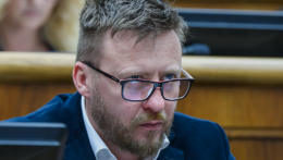 Elkészült a SAV elemzése, az ellenzék szerint Kotlárnak mennie kell