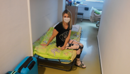 Mentesítené a kórházi tartózkodás költségeinek megfizetése alól a 12 év alatti gyermekek kisérőit az SaS