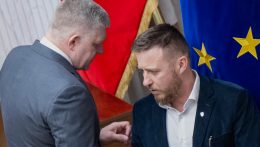 Vajon meddig támogatja Kotlárt a kormányfő?