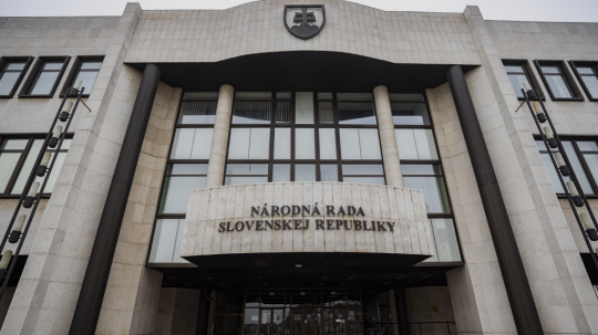 Nem volt határozatképes a parlament bizottsága a migrációs vitában