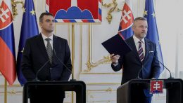 Pellegrini megvédte a szlovákiai tudósokat, Danko szerint emögött is politika van